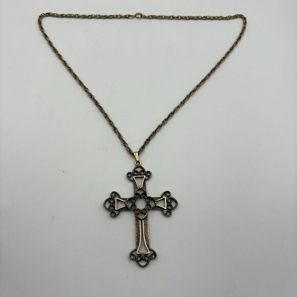 Sarah Coventry Limited Edition 1973 Gold Tone Cross Pendant Necklace - Picture 1 of 6